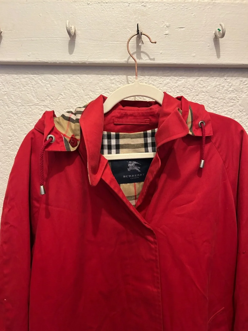 Burberry Red Trench Coat with Signature Check Cuff - Picture 3 of 6